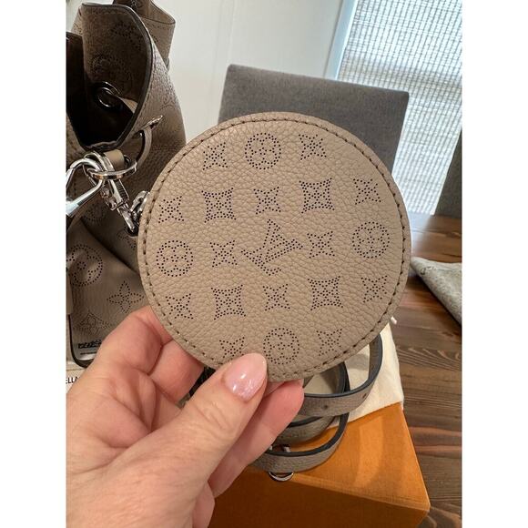 Louis Vuitton Bella Mahina Galet Bag - Picture 12 of 16